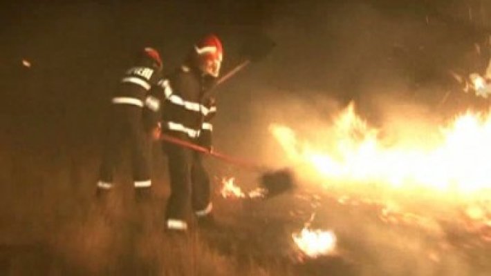 Incendiu în deltă, stins cu ajutorul Gărzii de Coastă